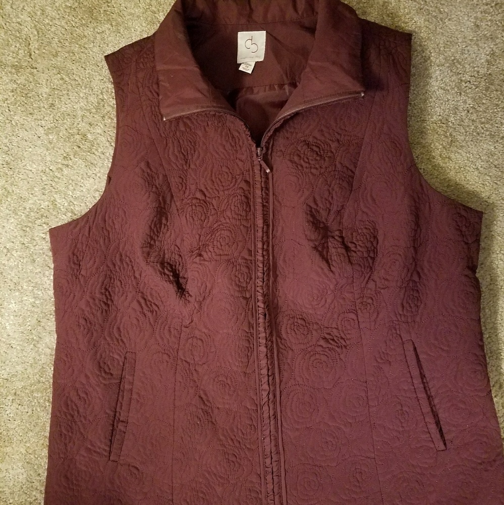 Zipper up vest